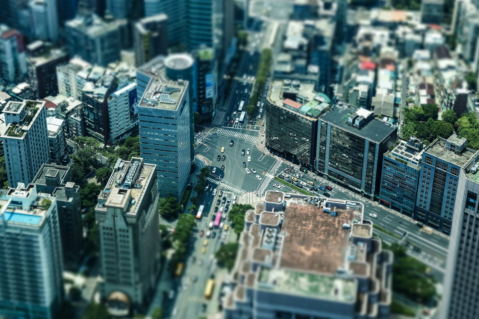 The New Architecture of International Expansion